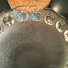 アップル模様のガラスの平皿４枚の画像