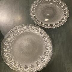 アップル模様のガラスの平皿４枚の画像