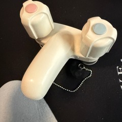 KVK 水栓金具 洗面用2ハンドル混合栓 ゴム栓付の画像