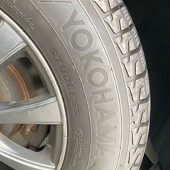 【超お買得】スタッドレス　デリカD5で使用　215/70-16 23年シーズンオフに買って24年冬に使用した　バリ山だと思いますよ　４本セット　
の画像