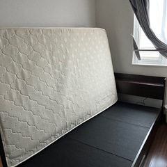 セミダブルベッドの画像