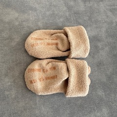 【お取引中】美品★コムサ ベビー帽子、靴下セットの画像
