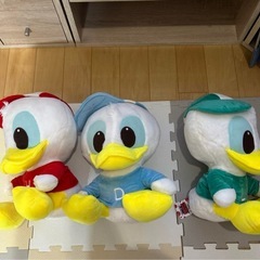 ヒューイルーイデューイぬいぐるみ 3体セットの画像