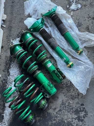 プリウス　zvw55　車高調