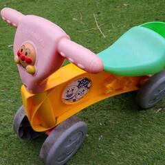 アンパンマン三輪車　ペダルなし