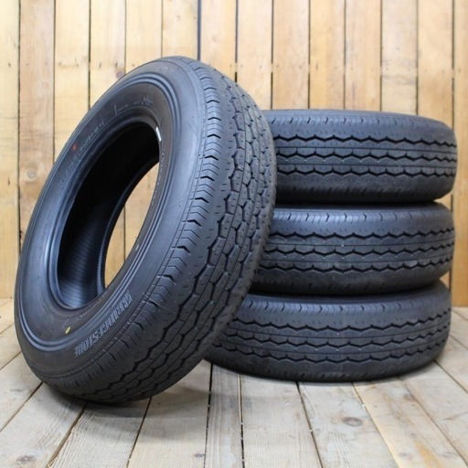 ハイエース新車外しタイヤ　交換工賃込み