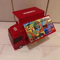 ベビーおもちゃ　トミカトラック、ダンプカー、ミキサー車、その他　合計１１点の画像