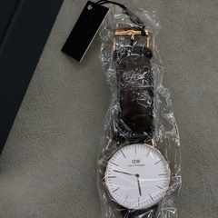 ★ジモティ割あり★ ダニエルウェリントン　腕時計　　男女兼用　ブラウン　箱付き未使用　 KJ7962の画像