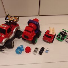 ベビーおもちゃ　ラリーカー、ミキサー車、消防車、その他　合計１０点