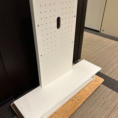 ▼値下げ▼【展示品・未使用品】テレビスタンド 大型 65インチまで対応 約 幅120×奥行33×高さ116cm 参考価格34990円💳自社配送時🌟代引き可💳※現金、クレジット、スマホ決済対応※の画像