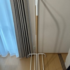 ホワイト　ハンガーラック　3月末迄の画像