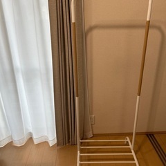 ホワイト　ハンガーラック　3月末迄の画像