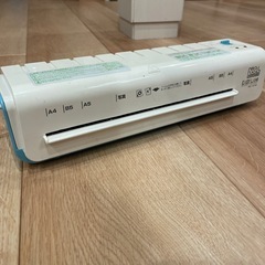 A4サイズ　ラミネーター