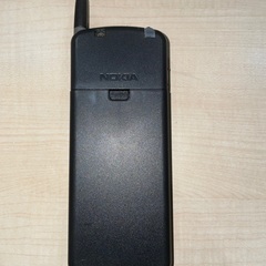 1996年に発売されていた携帯電話になります。の画像