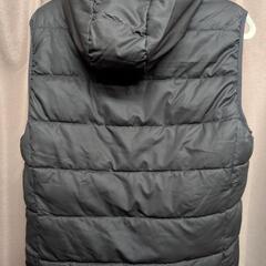 ZARA MAN フード付きベスト　Lの画像