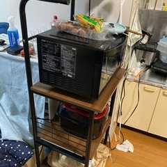 電子レンジや炊飯器を置く棚