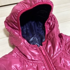 《美品》ワインレッド フード付きダウンベスト 140cmの画像