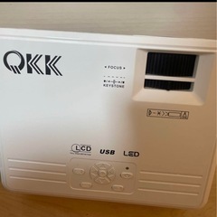 値下げ🔥
QKK プロジェクター本体 LED/LCD 