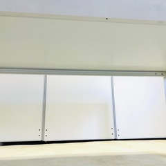 ガラスダイニングテーブルの画像