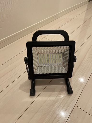 作業灯　LED ソーラー充電可能　新品