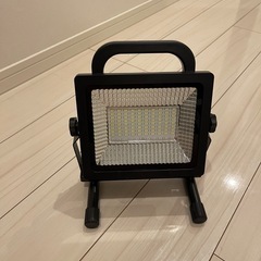 作業灯　LED ソーラー充電可能　新品