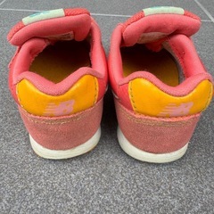 ニューバランス 996 ベビー シューズ ピンクの画像