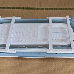ポータブルバスタブ 折りたたみ 浴槽 バスタブ SPA TPE PP 浸漬式 家庭用 保温蓋つき 水風呂 軽量 収納便利 設置が簡単 コンパクト 簡易風呂 組み立て不要 (ブルー,142x60x58cm) の画像