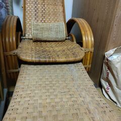 【美品】オットマン+ブックシェルフ付きラタンチェアお譲りしますの画像