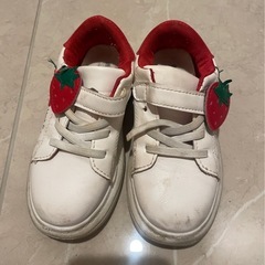 いちご　靴　スニーカー
