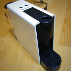 ネスプレッソ エッセンサミニ C30 コーヒーメーカー＋湯垢洗浄剤 セットの画像