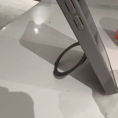 【新品未使用】iPhone15 Pro用ケースマグネットスタンド付きの画像