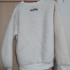 ミッフィーモコモコトレーナーの画像