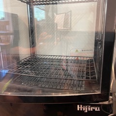 ガラスのショーケースの画像