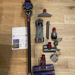 ダイソンSV10コードレスクリーナー　掃除機　