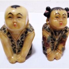 骨董品　細密彫刻　2点　セット　松山　銘あり　中国童人形　女の子　男の子　民族　道着　アンティーク　コレクション