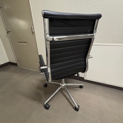 オフィスチェアの画像