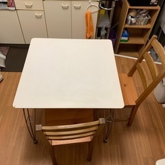 ダイニング机&椅子2脚　早い引き取り者優先