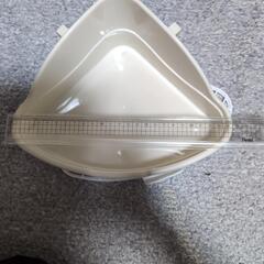 うさぎ　三角トイレの画像