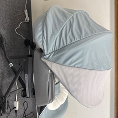 Combiネムリラ電動ハイローチェアの画像