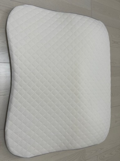 【美品】ニトリ　肩・首・頭を支える枕