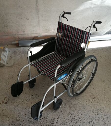 日進医療器　自走用　車椅子　NEO-1
