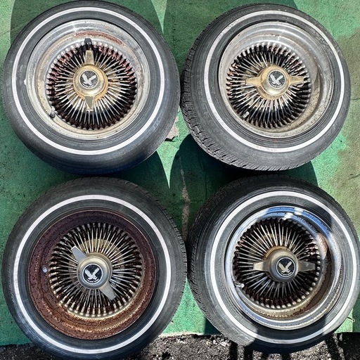 Wire Wheel 13“ホワイトリボン付