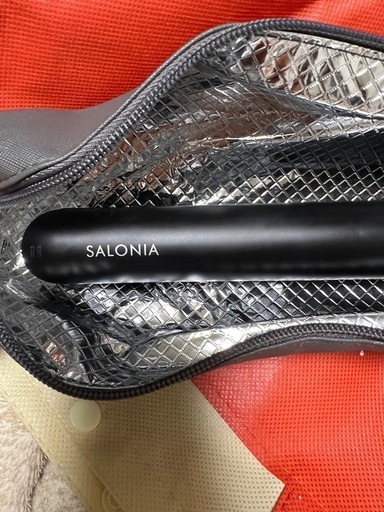 SALONIA ストレートアイロン　(ほぼ新品)