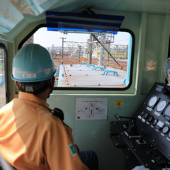 ★15時定時/転勤なし★未経験OK！JRの線路上を運転するレア求人！　JR岩国駅～日本製紙岩国工場間を行き来する動力車の運転士を募集！ 手厚い研修と資格取得サポートがあるので未経験からスタートOK♪ 15時定時なのでプライベートも充実です！の画像
