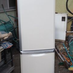 冷蔵庫2ドア、通電確認済み、2010年製、６０ｘ６５ｘ１４８