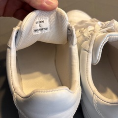 白いスニーカー　約26㌢の画像