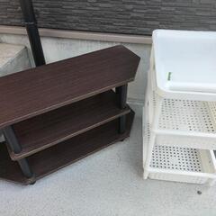 写真に写っている収納　テレビ台差し上げます