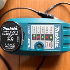【受け渡し者決定】マキタ　充電式クリーナ CL070Dの画像
