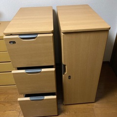 鍵付き★収納★キャビネット2個★重要書類入れ★衣類掛け★