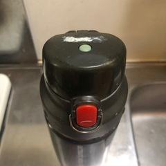 水筒1リットルの画像